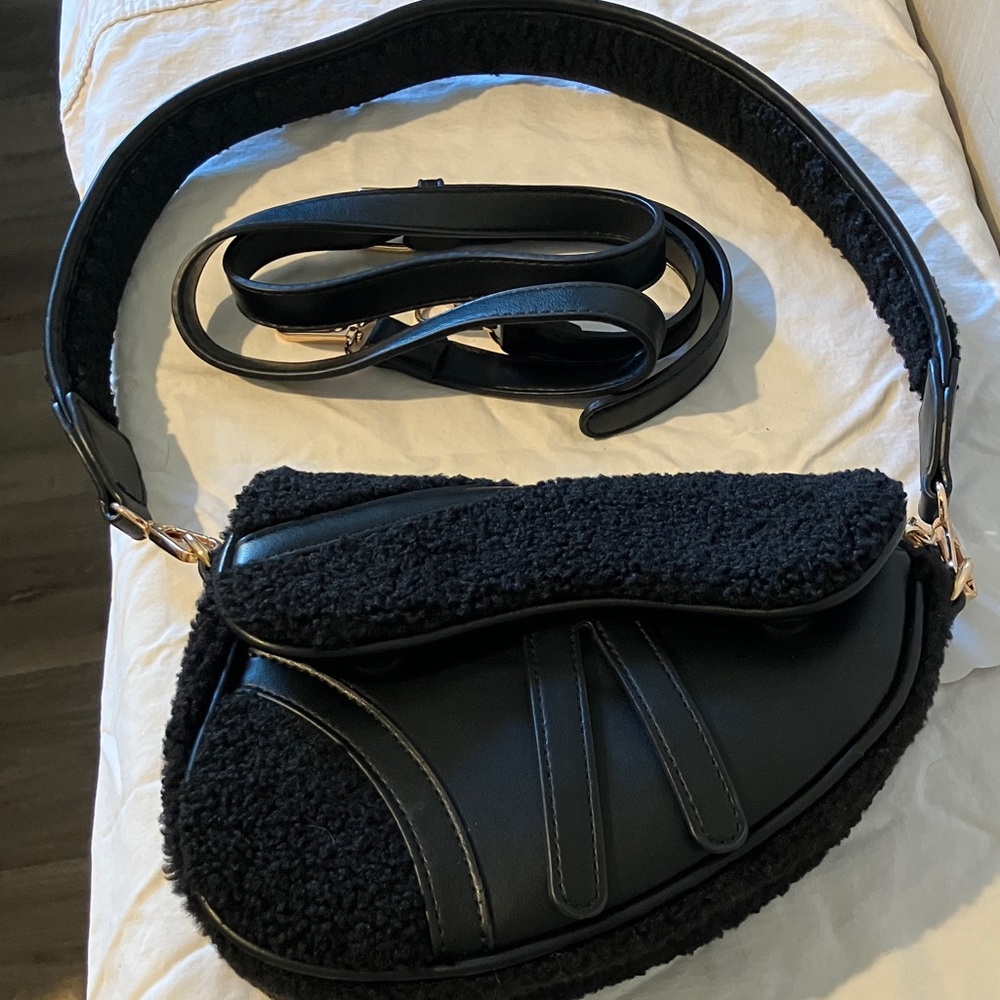 Stylish Black Crossbody holster bag
